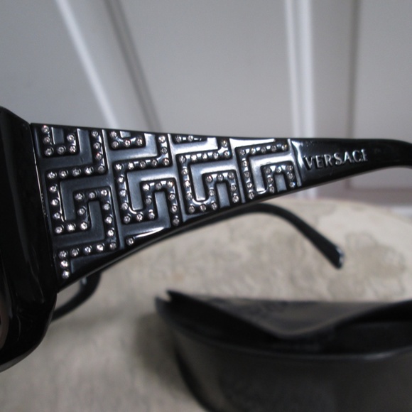 Versace women's sunglasses - Picture 9 of 16